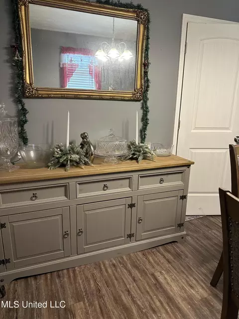 Dining - 422 Clark Ave, Jackson, MS 39212 photo 2 of 3