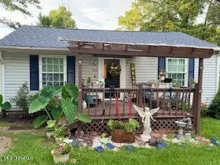 Exterior - 422 Clark Ave, Jackson, MS 39212 photo 2 of 10
