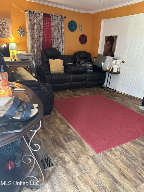 Living - 422 Clark Ave, Jackson, MS 39212 photo 1 of 2