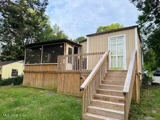 Exterior - 422 Clark Ave, Jackson, MS 39212 photo 7 of 10