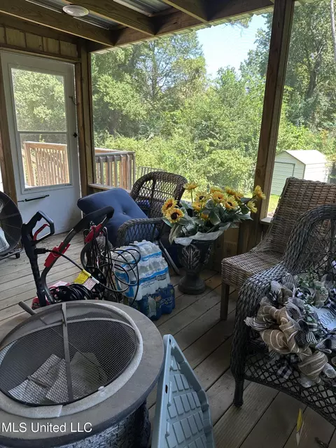 Exterior - 422 Clark Ave, Jackson, MS 39212 photo 6 of 10