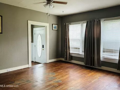 3819 Cedar St, Moss Point, MS 39563 photo 3