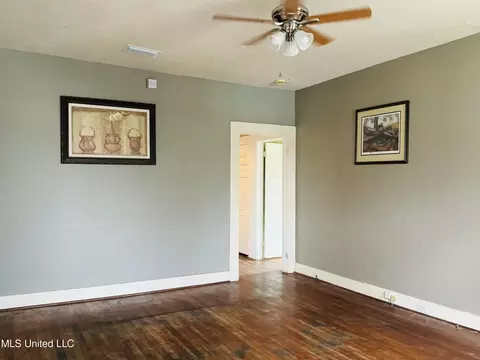 3819 Cedar St, Moss Point, MS 39563 photo 5