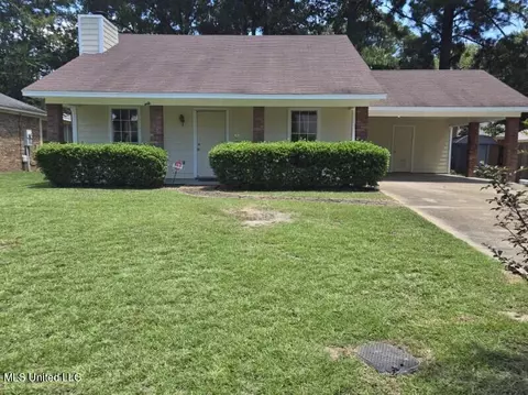 6 Riverview Cv, Byram, MS 39272