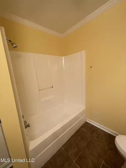 Bath - 6 Riverview Cv, Byram, MS 39272 photo 3 of 3