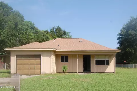 4507 Robinhood Dr, Pascagoula, MS 39581