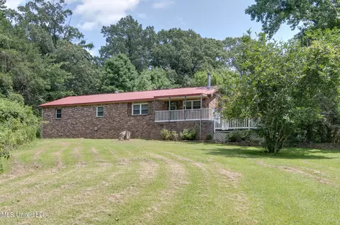 1504 Aday Rd, Nesbit, MS 38651