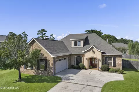 2320 Rue Maison, Biloxi, MS 39532