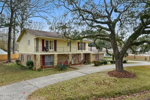 1413 Lagrange Dr, Gautier, MS 39553