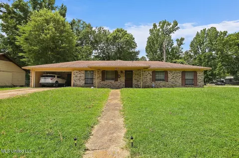 365 Lynwood Ln, Jackson, MS 39206