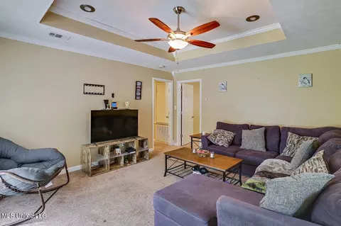Living - 365 Lynwood Ln, Jackson, MS 39206 photo 1 of 1