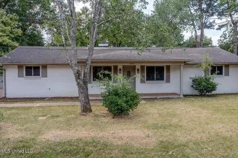 405 Norfleet Dr, Senatobia, MS 38668