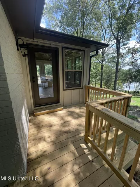 Exterior - 1405 N Thunderbird, Hernando, MS 38632 photo 8 of 15