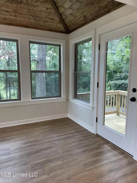 Exterior - 1405 N Thunderbird, Hernando, MS 38632 photo 6 of 15