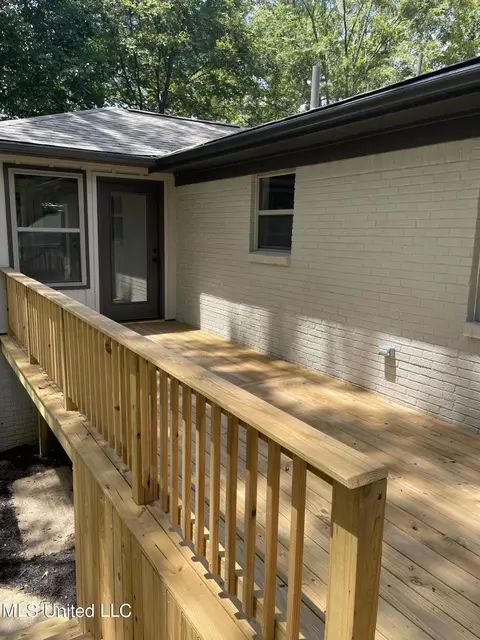 Exterior - 1405 N Thunderbird, Hernando, MS 38632 photo 10 of 15