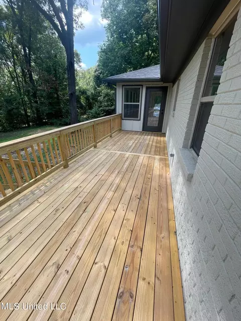 Exterior - 1405 N Thunderbird, Hernando, MS 38632 photo 9 of 15