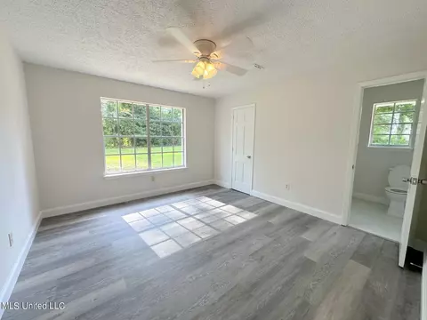 Bedroom - 710 Woodhill Rd, Jackson, MS 39206 photo 2 of 5