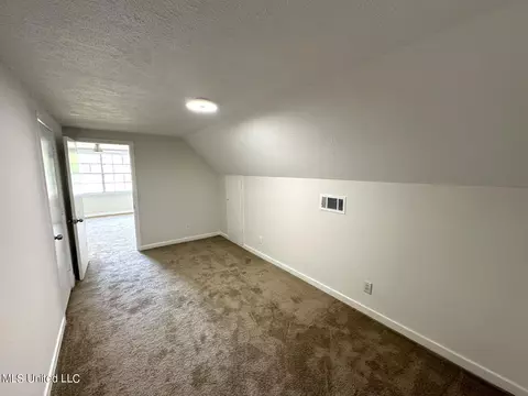 Bedroom - 710 Woodhill Rd, Jackson, MS 39206 photo 4 of 5