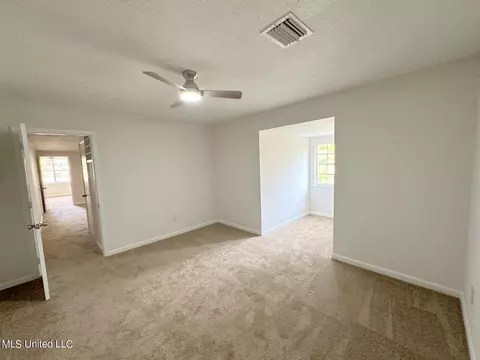 Bedroom - 710 Woodhill Rd, Jackson, MS 39206 photo 3 of 5