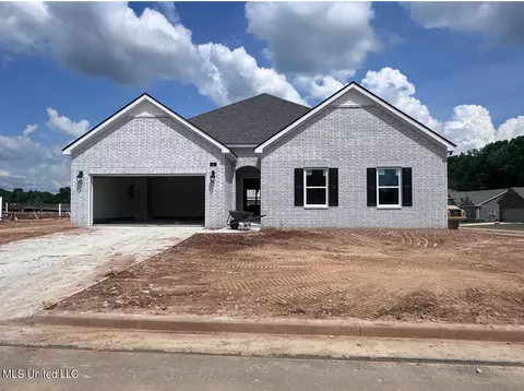 6 Ozark Dr, Byhalia, MS 38611