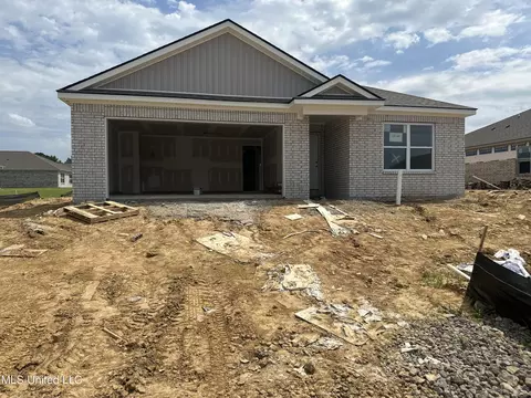 5361 Alpine Dr, Horn Lake, MS 38637