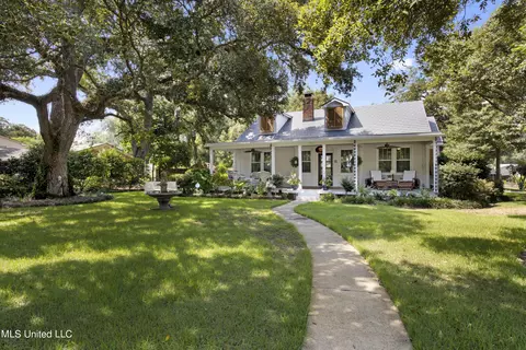 1302 Father Ryan Ave, Biloxi, MS 39530
