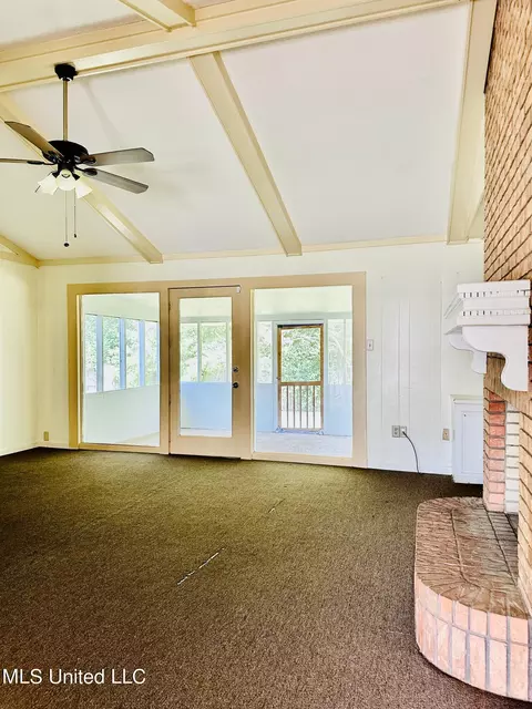 Living - 5120 Harrow Dr, Jackson, MS 39211 photo 2 of 2