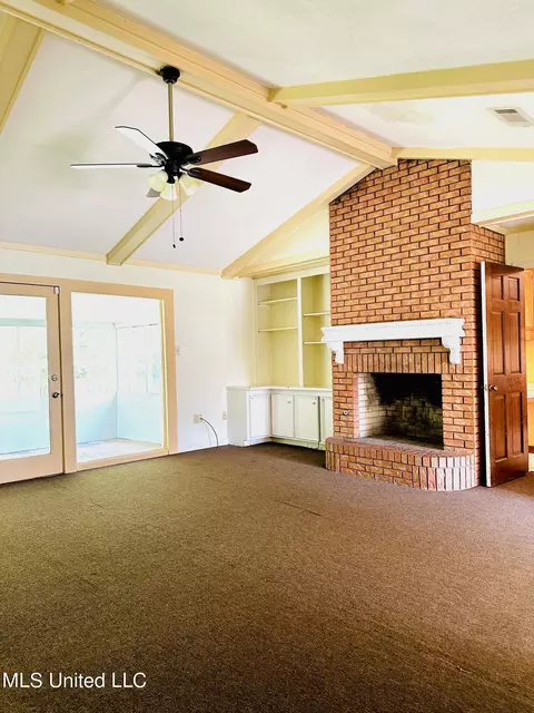Living - 5120 Harrow Dr, Jackson, MS 39211 photo 1 of 2