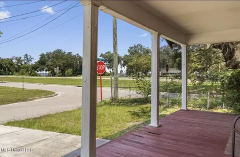 448 Diaz Ave, Biloxi, MS 39530 photo 4