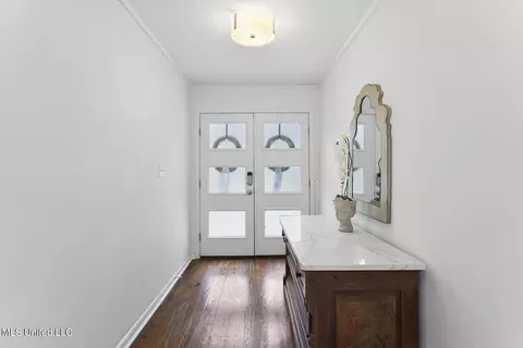 Entry Way - 4626 E Cheryl Dr, Jackson, MS 39211 photo 1 of 2