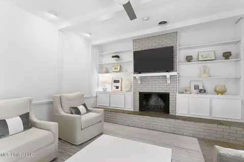 Living - 4626 E Cheryl Dr, Jackson, MS 39211 photo 3 of 3