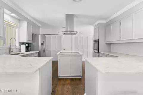 Kitchen - 4626 E Cheryl Dr, Jackson, MS 39211 photo 2 of 5