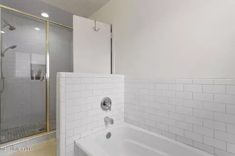 Bath - 4626 E Cheryl Dr, Jackson, MS 39211 photo 1 of 4