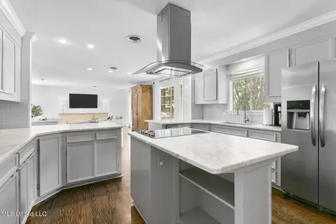 Kitchen - 4626 E Cheryl Dr, Jackson, MS 39211 photo 4 of 5