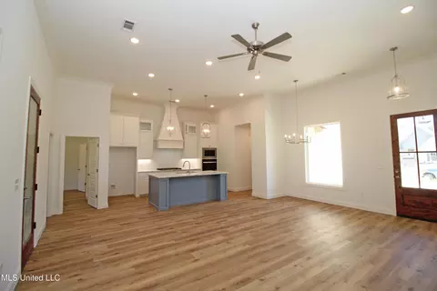 209 Wethersfield Dr, Florence, MS 39073 photo 5