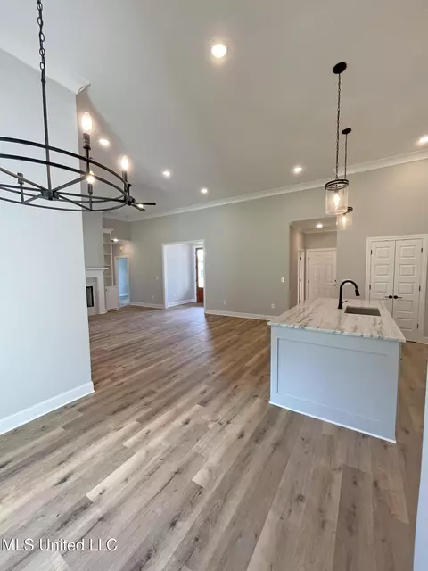 312 Tremont Dr, Florence, MS 39073 photo 6