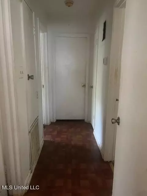 Entry Way - 355 Queen Catherine Ln, Jackson, MS 39209 photo 1 of 1