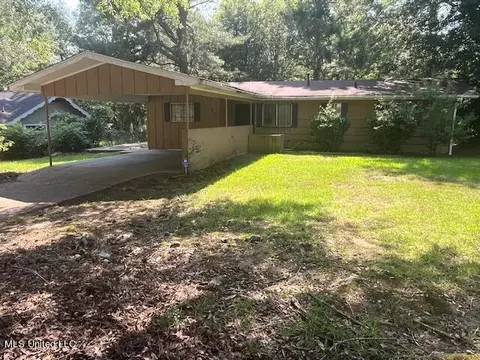 355 Queen Catherine Ln, Jackson, MS 39209