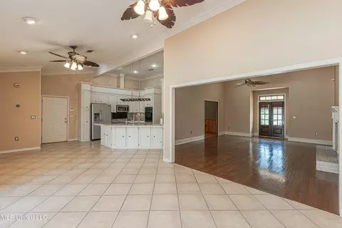 Living - 211 Cherry Dr, Brandon, MS 39042 photo 5 of 5