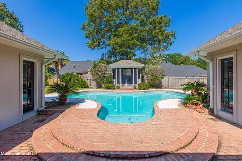 Exterior - 211 Cherry Dr, Brandon, MS 39042 photo 9 of 16