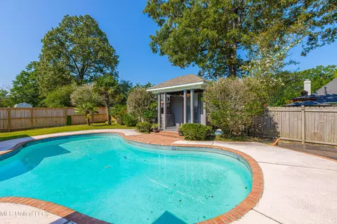 Exterior - 211 Cherry Dr, Brandon, MS 39042 photo 15 of 16