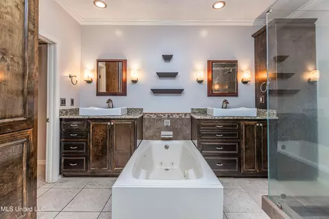 Bath - 211 Cherry Dr, Brandon, MS 39042 photo 1 of 8