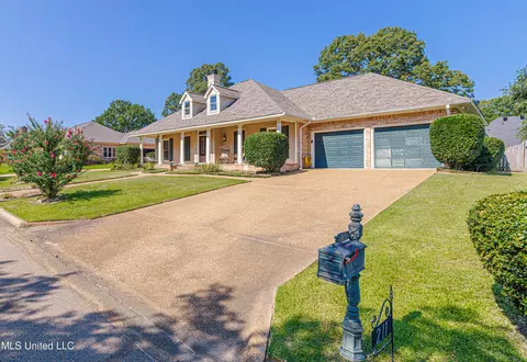 Exterior - 211 Cherry Dr, Brandon, MS 39042 photo 2 of 16
