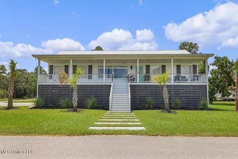 129 Sweet Bay Dr, Pass Christian, MS 39571