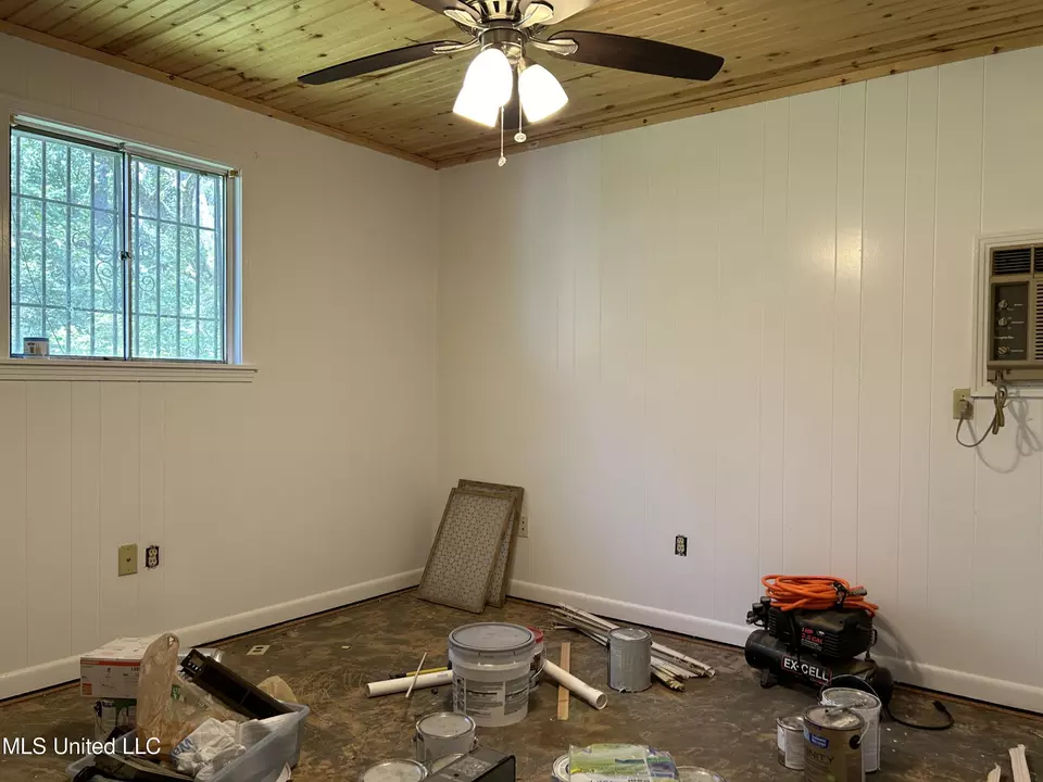 Bedroom - 334 Savanna St, Jackson, MS 39212 photo 2 of 4