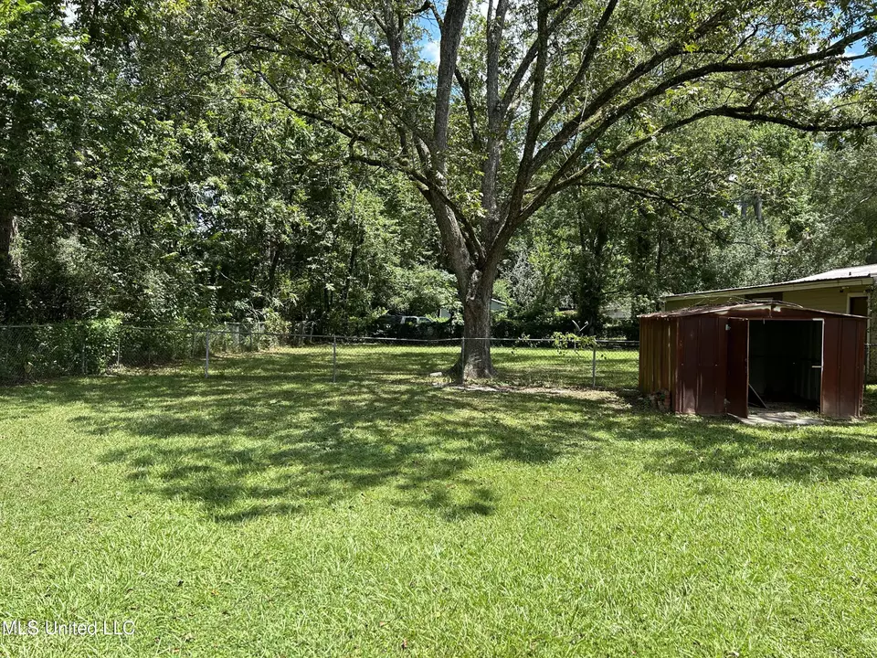 Exterior - 334 Savanna St, Jackson, MS 39212 photo 7 of 7