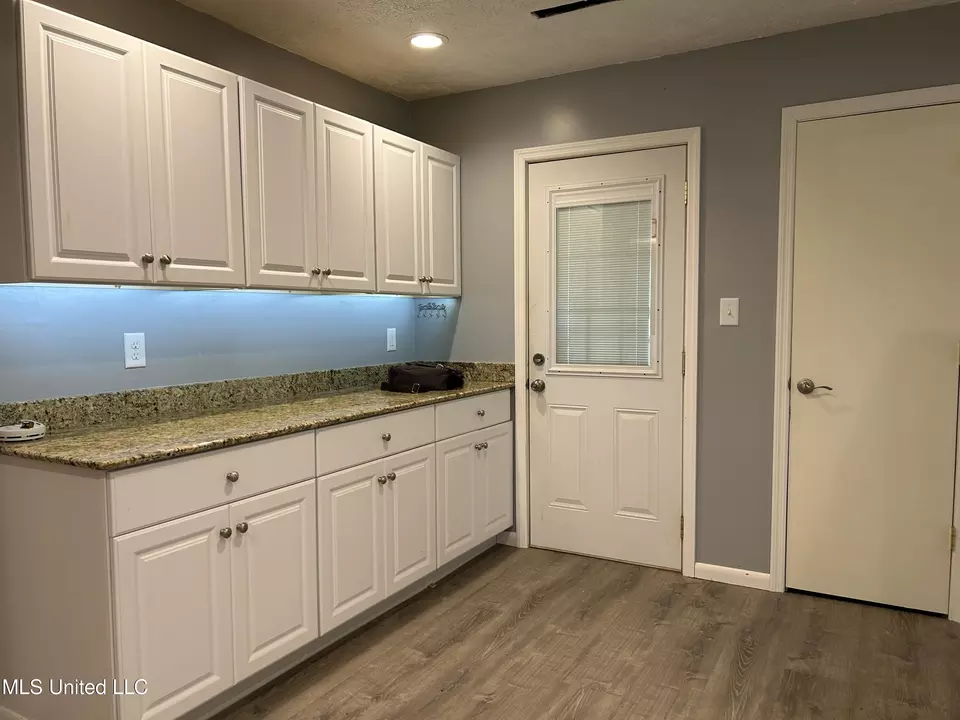 Other - 334 Savanna St, Jackson, MS 39212 photo 5 of 17