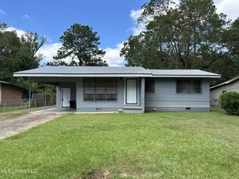 Exterior - 334 Savanna St, Jackson, MS 39212 photo 1 of 7