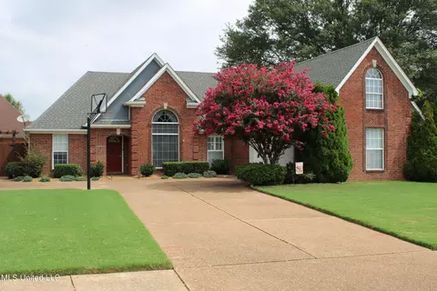 9604 S Meade Cir, Olive Branch, MS 38654