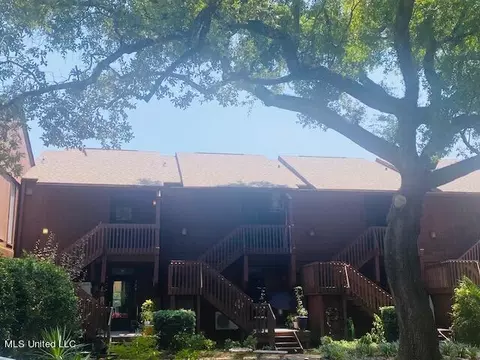 204 Lakeside Villa #A, Diamondhead, MS 39525